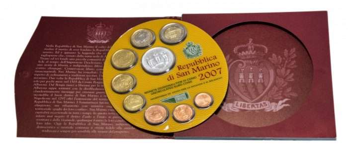 Bank Set Euro 2007 San Marino BU + Silver 5 Euro - Image 2