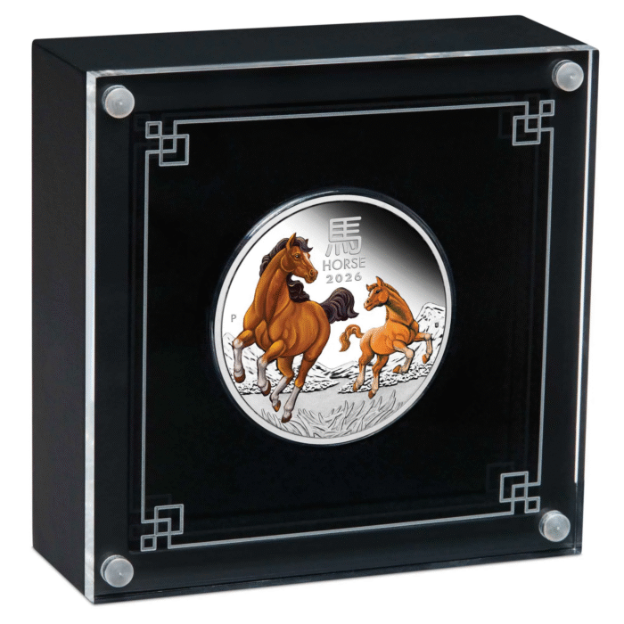 04-2026-lunar-series-iii-yot-horse-1oz-silver-proof-coloured-coin-in-case-highres Цветная серебряная монета 1$ Австралия 2026 — Год Лошади 1 oz PROOF — изображение 4